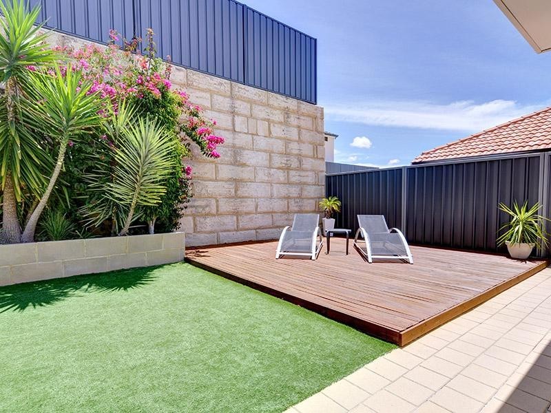 15 Chalkwell Bend, Landsdale WA 6065