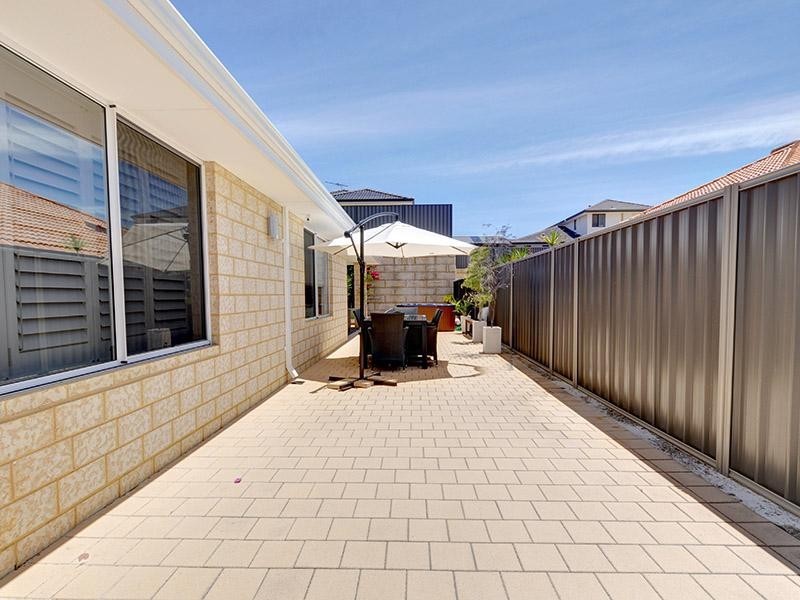 15 Chalkwell Bend, Landsdale WA 6065
