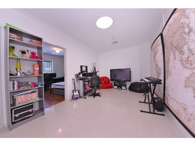 27 Vincent Rd, Sinagra WA 6065