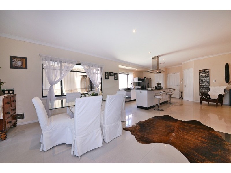 27 Vincent Rd, Sinagra WA 6065