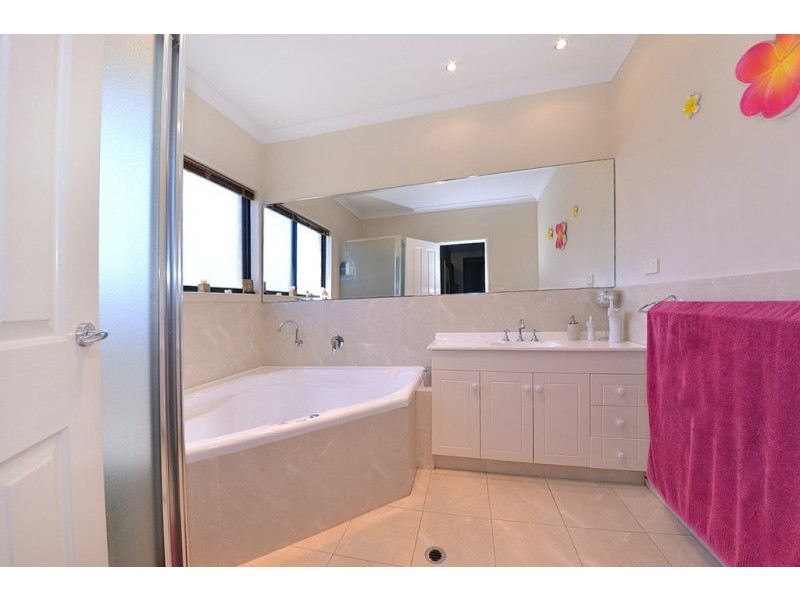 27 Vincent Rd, Sinagra WA 6065