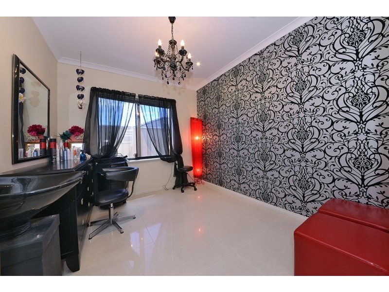 27 Vincent Rd, Sinagra WA 6065