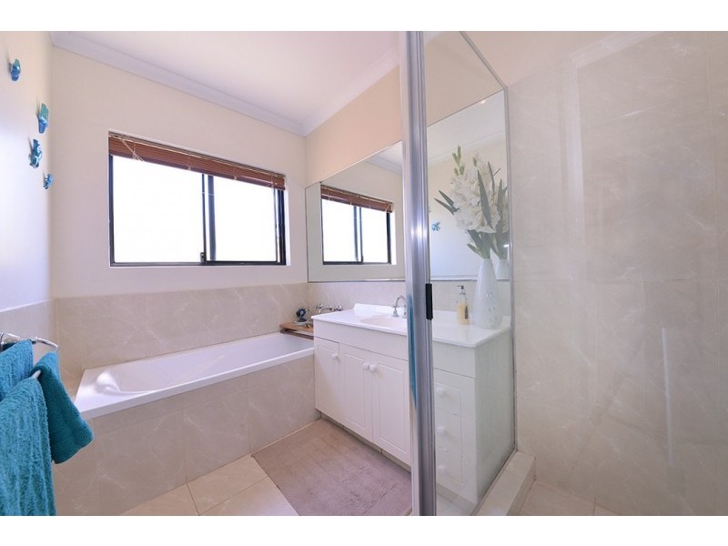 27 Vincent Rd, Sinagra WA 6065