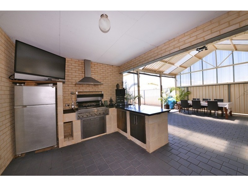 27 Vincent Rd, Sinagra WA 6065