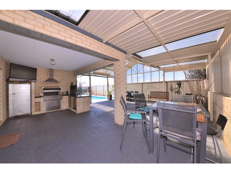 27 Vincent Rd, Sinagra WA 6065