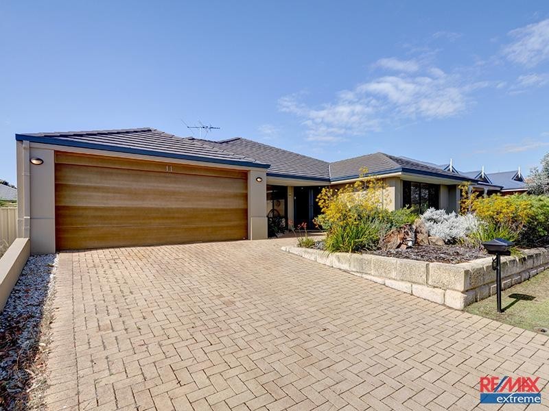 11 Lynnburn Pass*, Carramar WA 6031