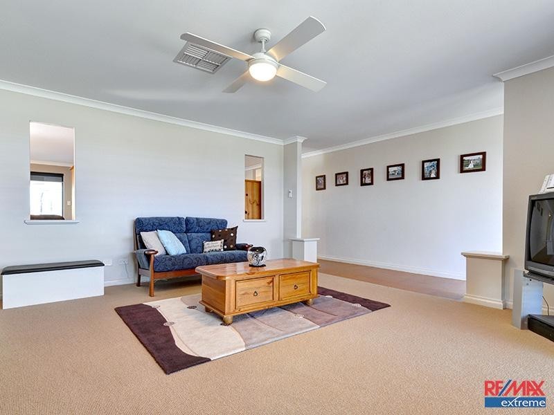 11 Lynnburn Pass*, Carramar WA 6031