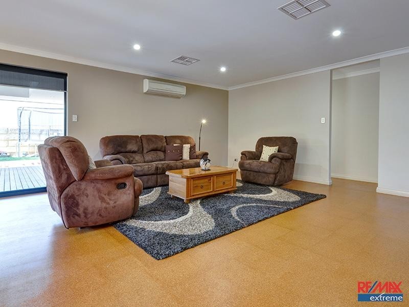 11 Lynnburn Pass*, Carramar WA 6031