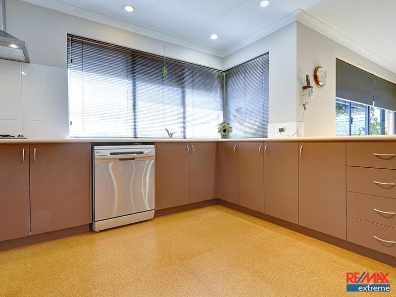 11 Lynnburn Pass*, Carramar WA 6031