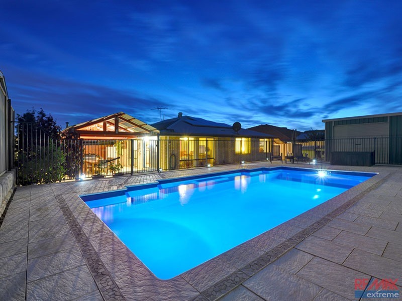 17 Kensington Way, Pearsall WA 6065