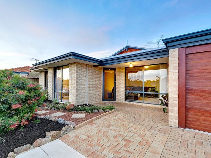 17 Kensington Way, Pearsall WA 6065