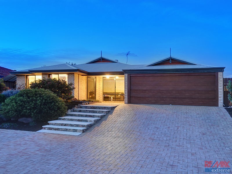 17 Kensington Way, Pearsall WA 6065