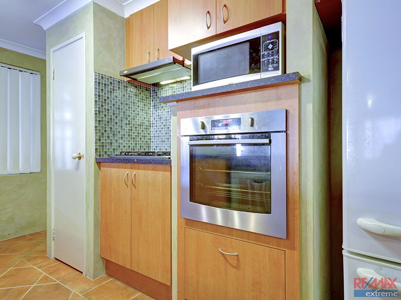 17 Kensington Way, Pearsall WA 6065