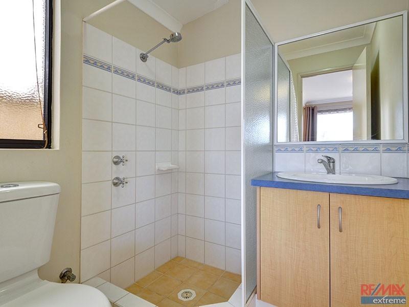 17 Kensington Way, Pearsall WA 6065