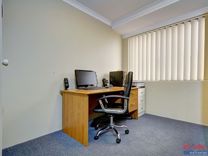 17 Kensington Way, Pearsall WA 6065