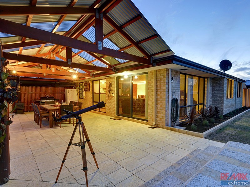 17 Kensington Way, Pearsall WA 6065