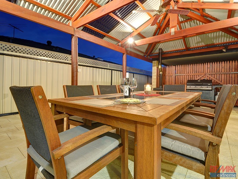 17 Kensington Way, Pearsall WA 6065