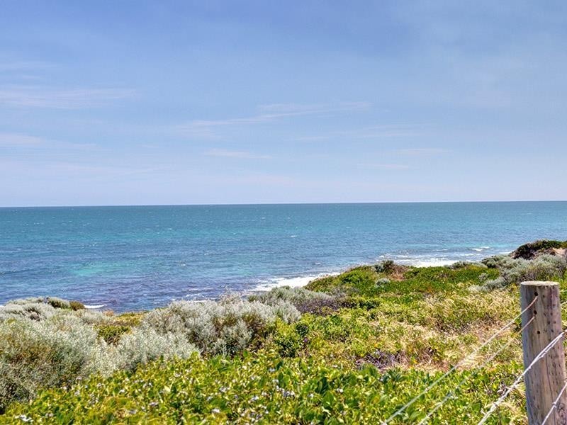49 Discovery Circuit, Iluka WA 6028