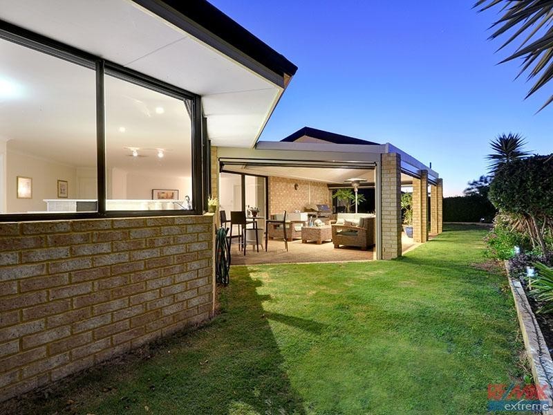 10 Holroyd Link, Wanneroo WA 6065