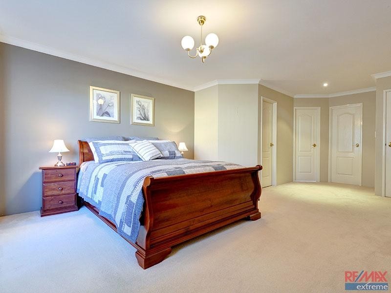 10 Holroyd Link, Wanneroo WA 6065