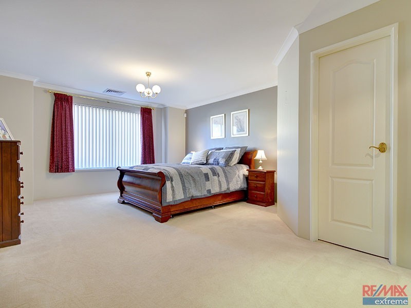 10 Holroyd Link, Wanneroo WA 6065