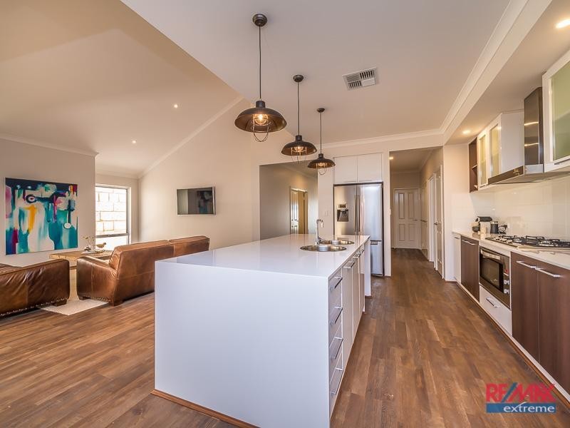 4 Chine Way, Alkimos WA 6038