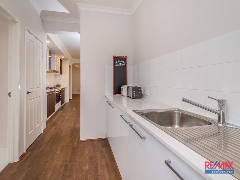 4 Chine Way, Alkimos WA 6038