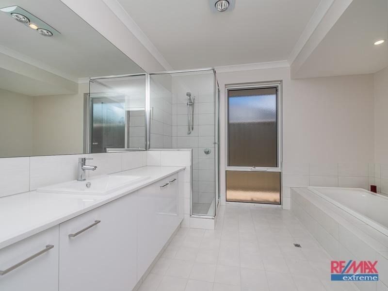 4 Chine Way, Alkimos WA 6038
