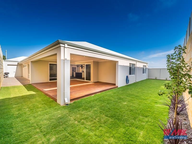 4 Chine Way, Alkimos WA 6038