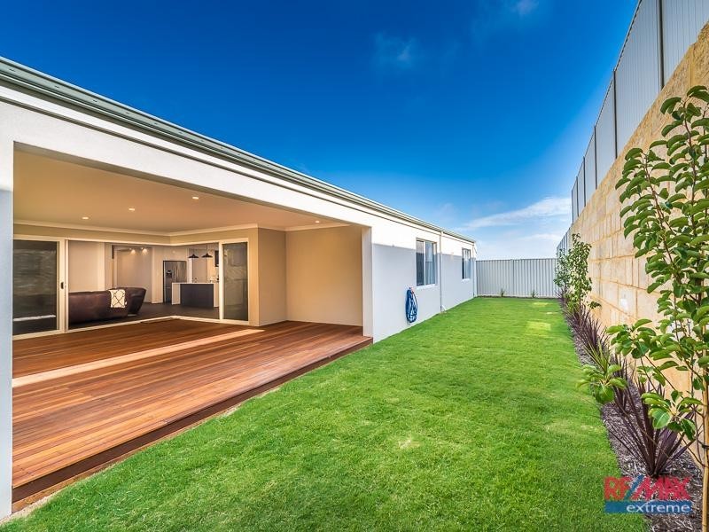 4 Chine Way, Alkimos WA 6038