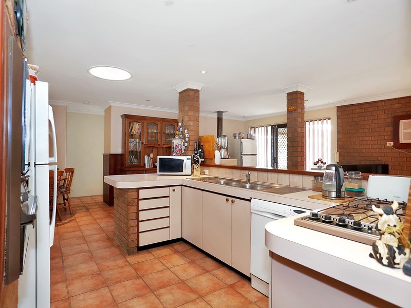 8 Ashburton Drive, Heathridge WA 6027