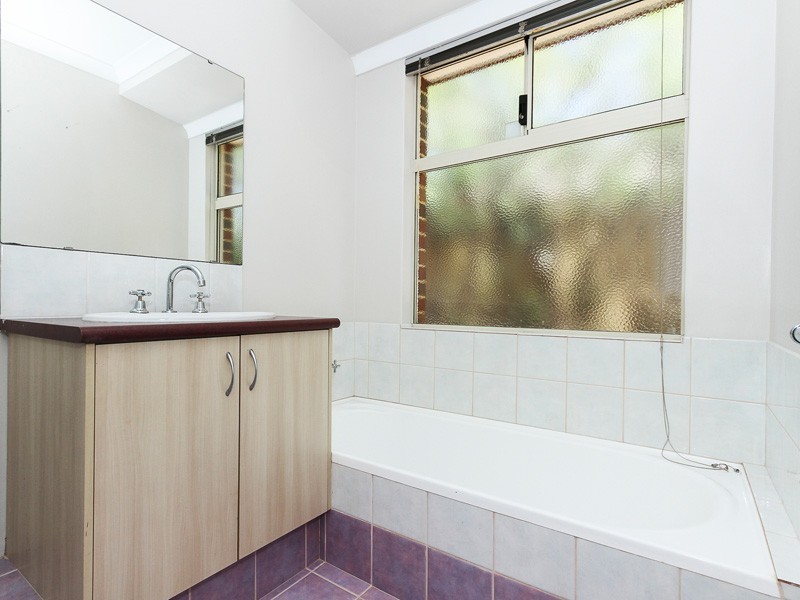 2 Shepperton Drive, Butler WA 6036