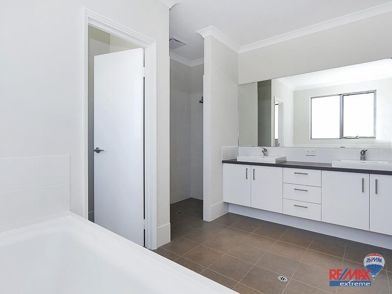 12 Monclair Pass, Currambine WA 6028