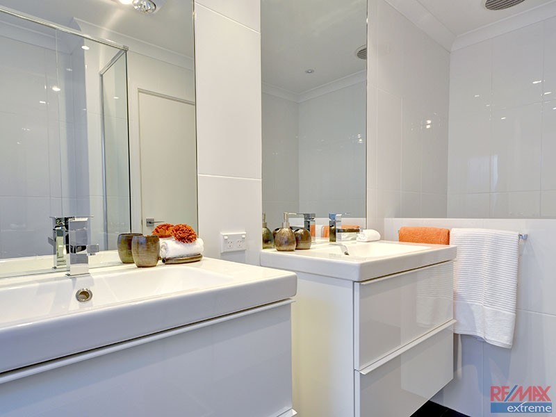 1/116 Elliot Road, Hocking WA 6065