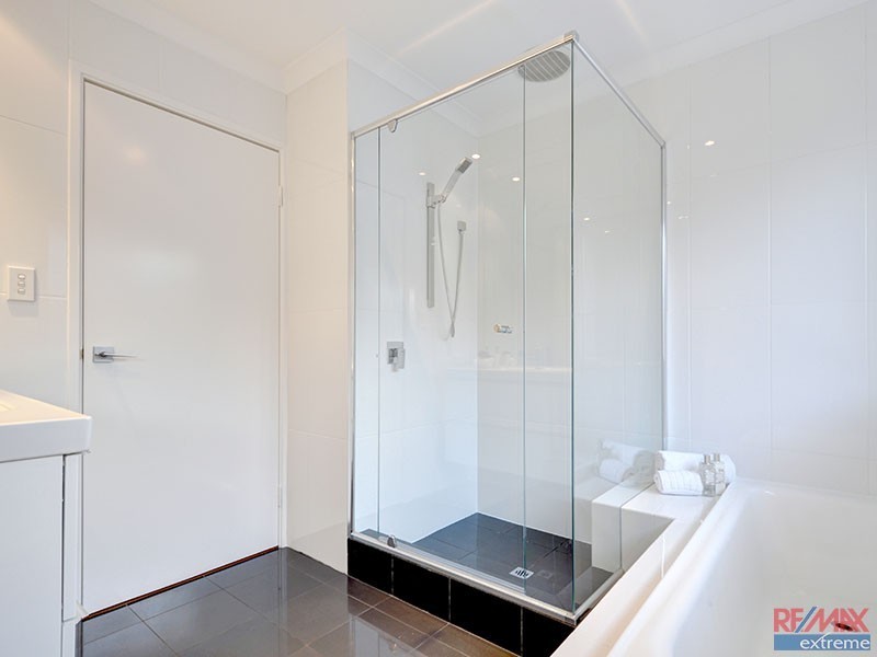 1/116 Elliot Road, Hocking WA 6065