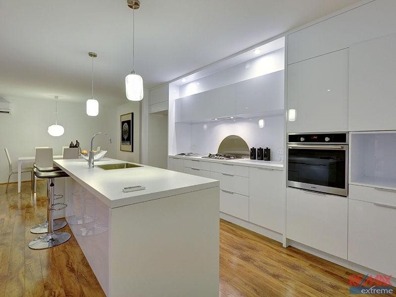 2/116 Elliot Road, Hocking WA 6065