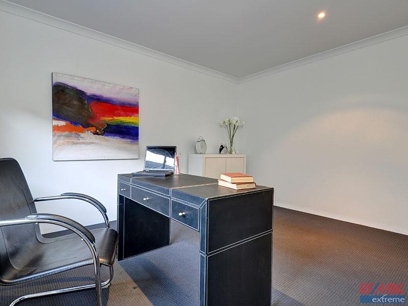 2/116 Elliot Road, Hocking WA 6065