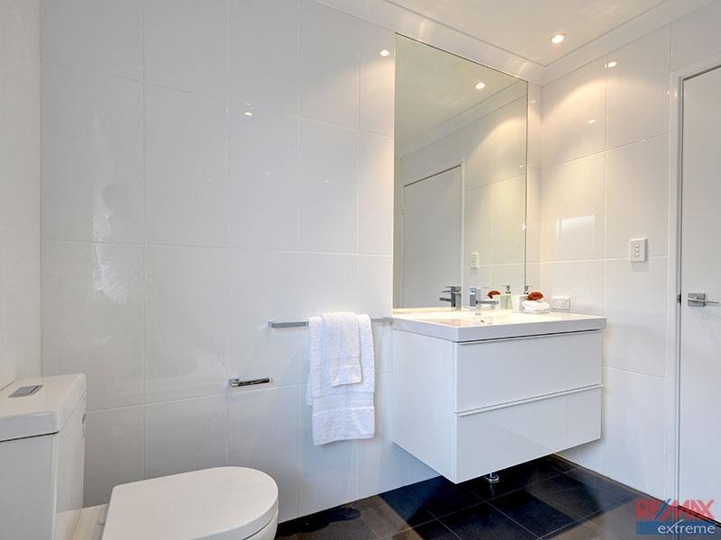 2/116 Elliot Road, Hocking WA 6065