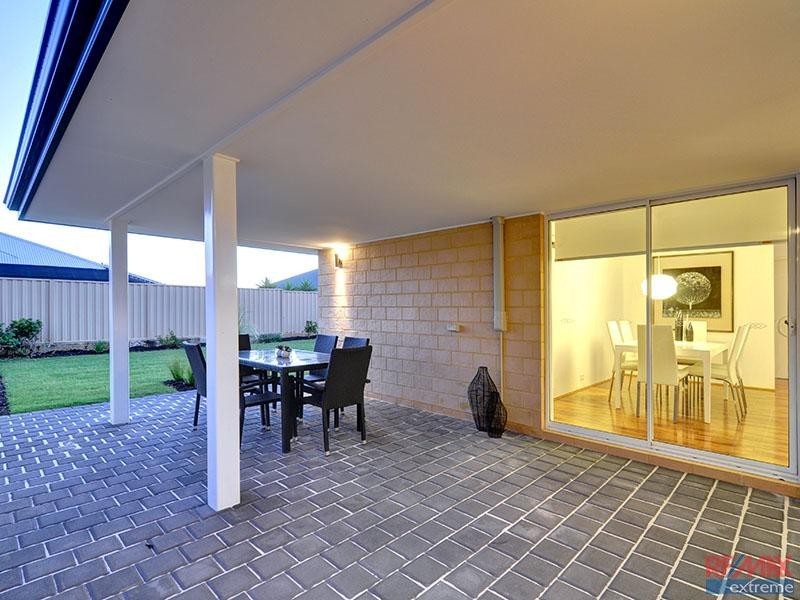 2/116 Elliot Road, Hocking WA 6065