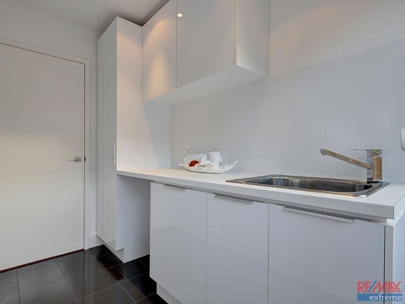 2/116 Elliot Road, Hocking WA 6065