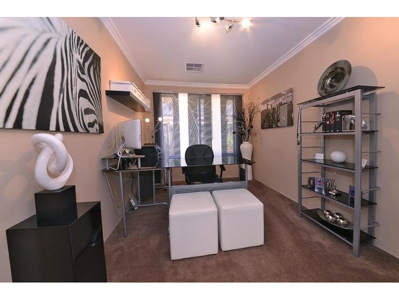 15 Coolidge Gardens, Tapping WA 6065