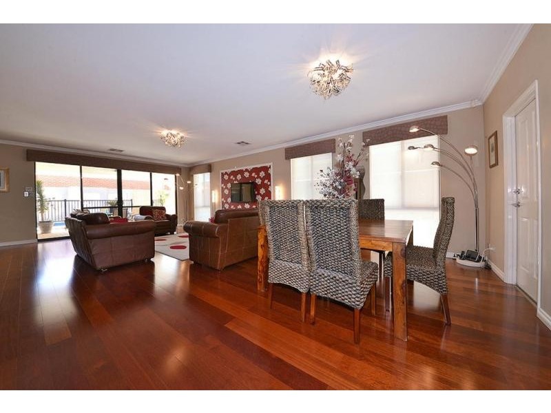 15 Coolidge Gardens, Tapping WA 6065