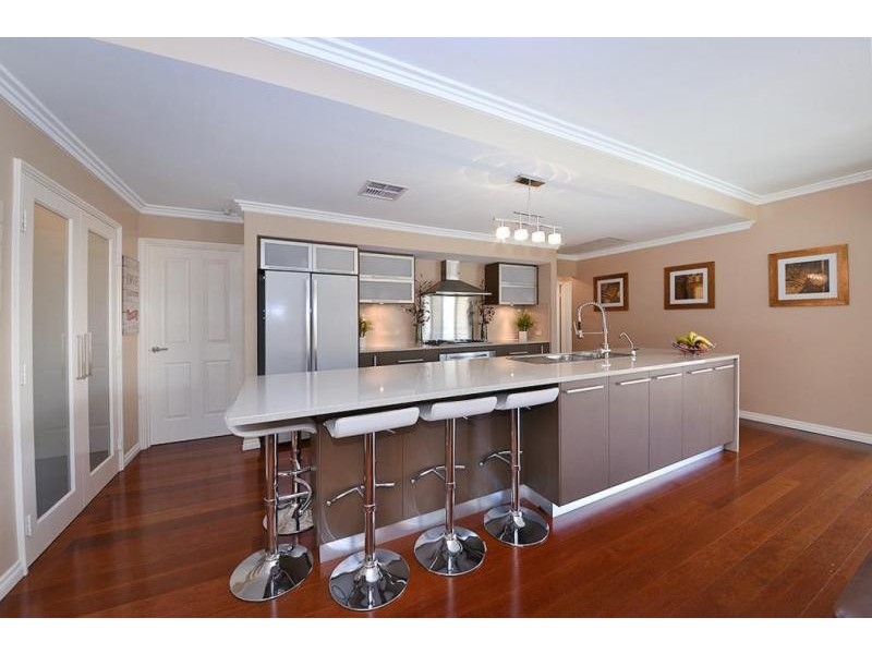 15 Coolidge Gardens, Tapping WA 6065