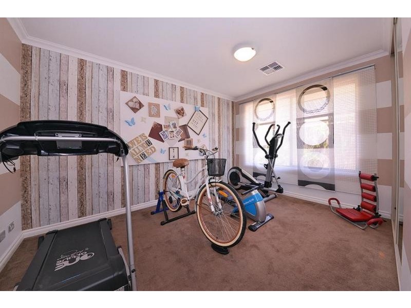 15 Coolidge Gardens, Tapping WA 6065