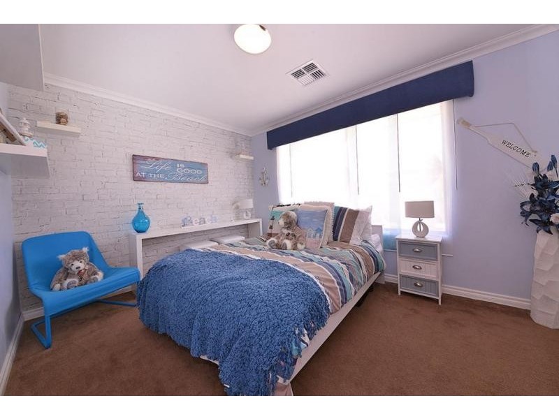 15 Coolidge Gardens, Tapping WA 6065