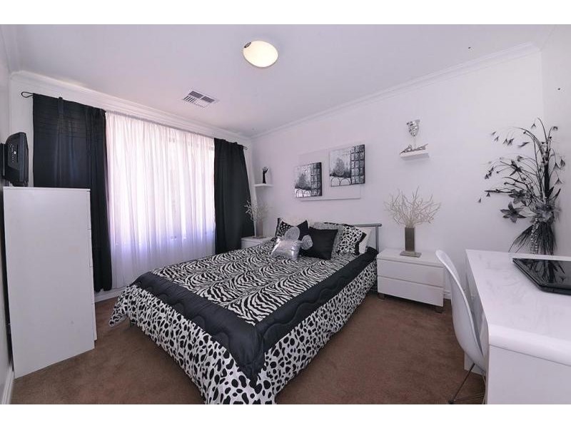 15 Coolidge Gardens, Tapping WA 6065