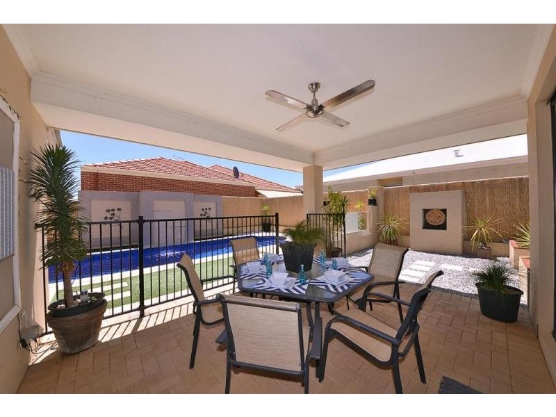 15 Coolidge Gardens, Tapping WA 6065