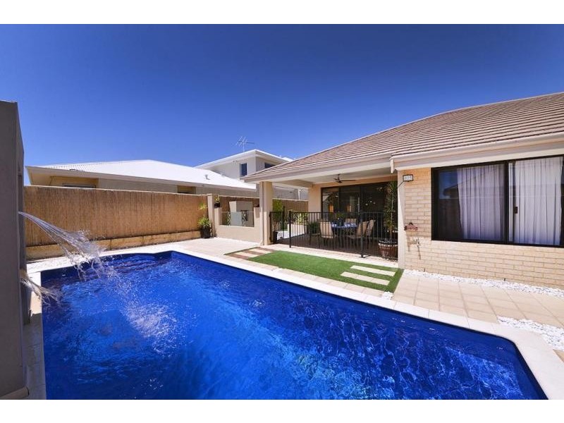 15 Coolidge Gardens, Tapping WA 6065