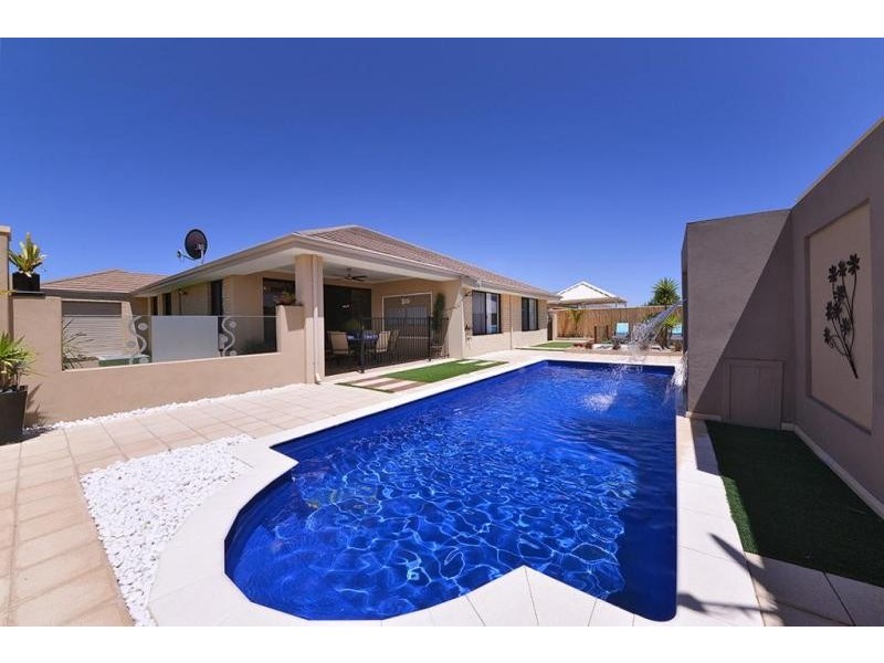 15 Coolidge Gardens, Tapping WA 6065