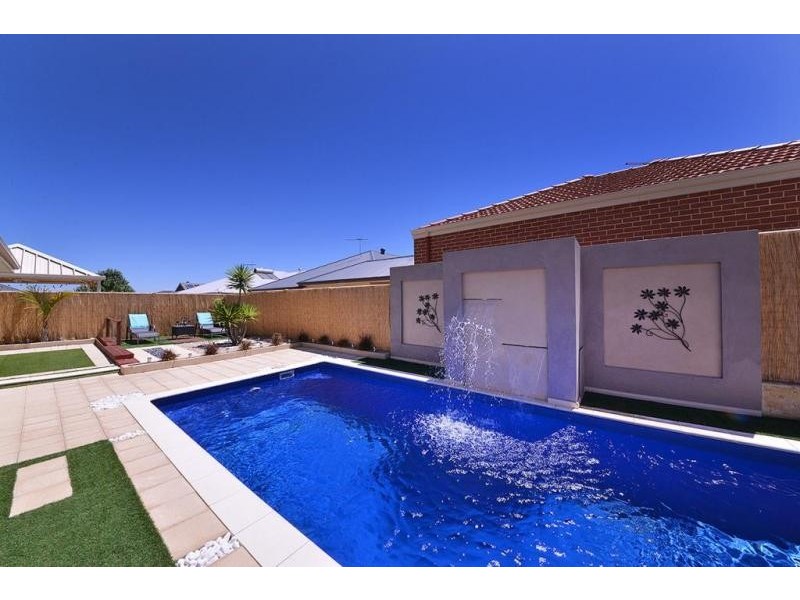 15 Coolidge Gardens, Tapping WA 6065